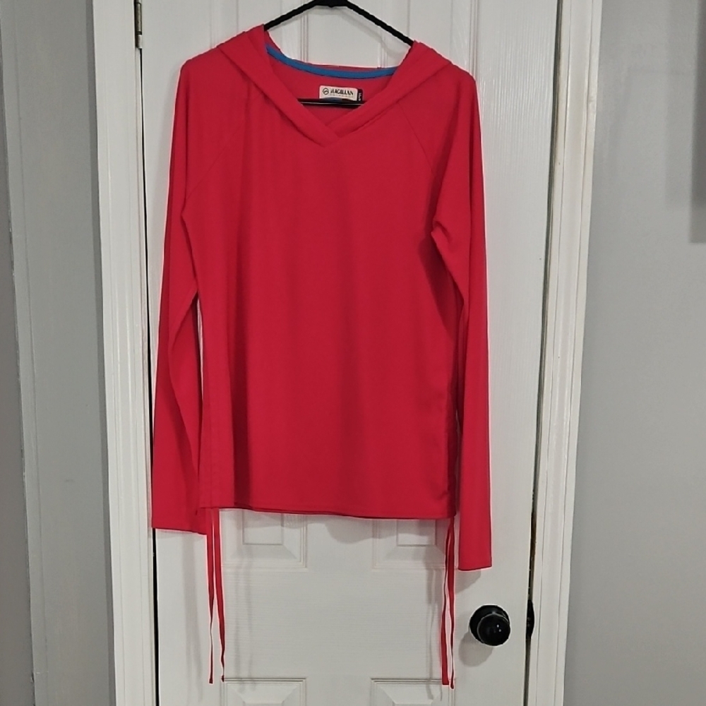 Magellan Outdoors Pink Sweatshirt Cozy and Stylish